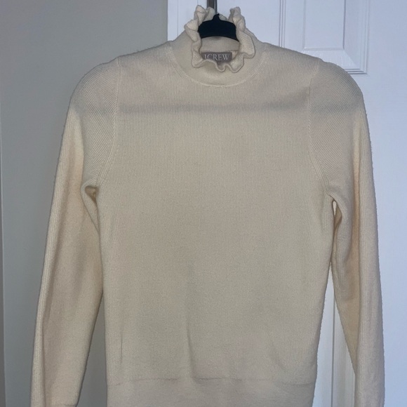 JCREW Women’s M, Cream Mockneck Sweater (Never Worn) - Picture 3 of 3